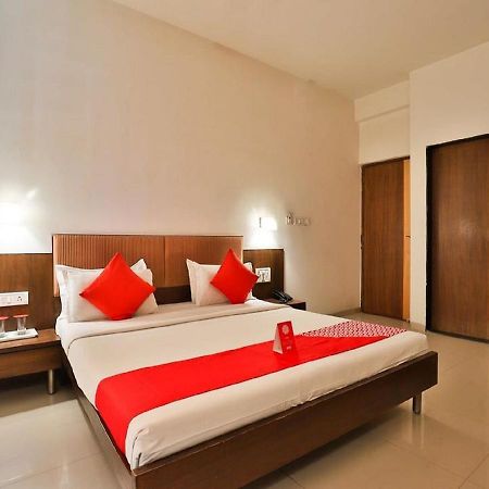 Hotel President Inn By Sky Stays Gandhinagar Exterior foto