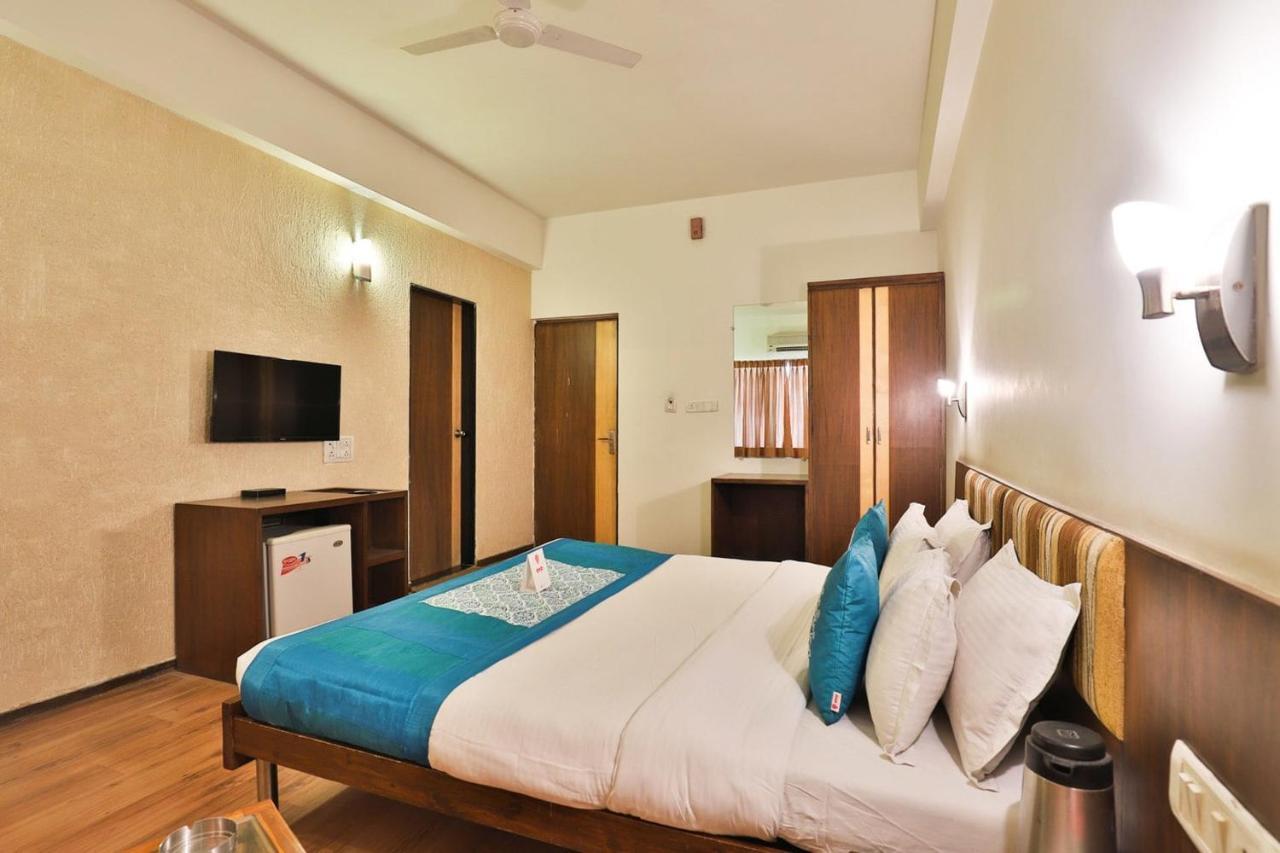 Hotel President Inn By Sky Stays Gandhinagar Exterior foto